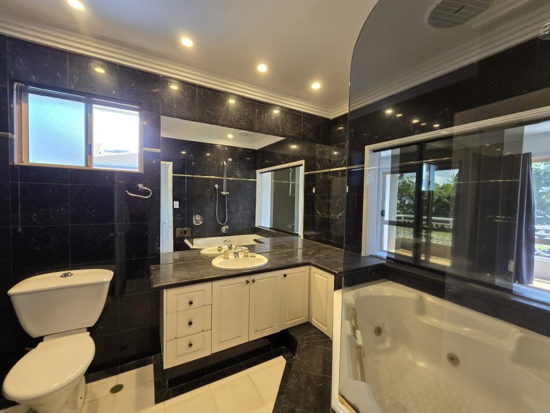 10/267 Esplanade, Cairns North QLD 4870