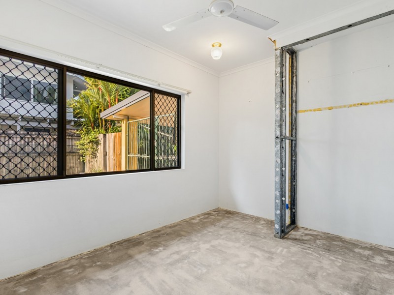2/8 Jacaranda Street, Holloways Beach QLD 4878