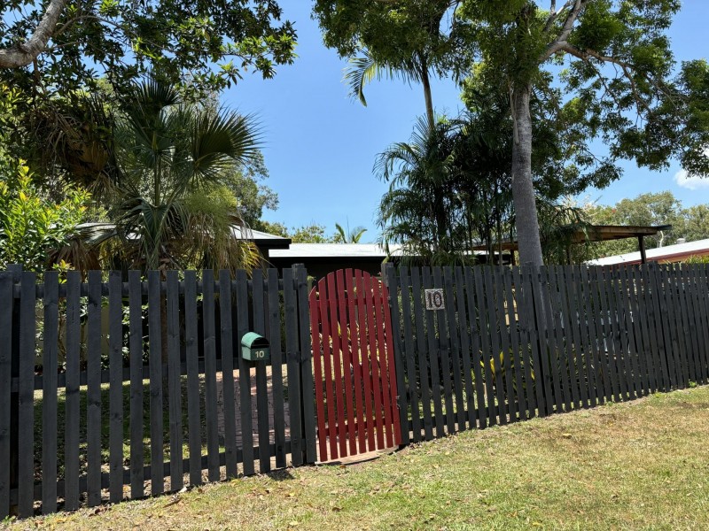 10 Coolangatta Close, Kewarra Beach QLD 4879