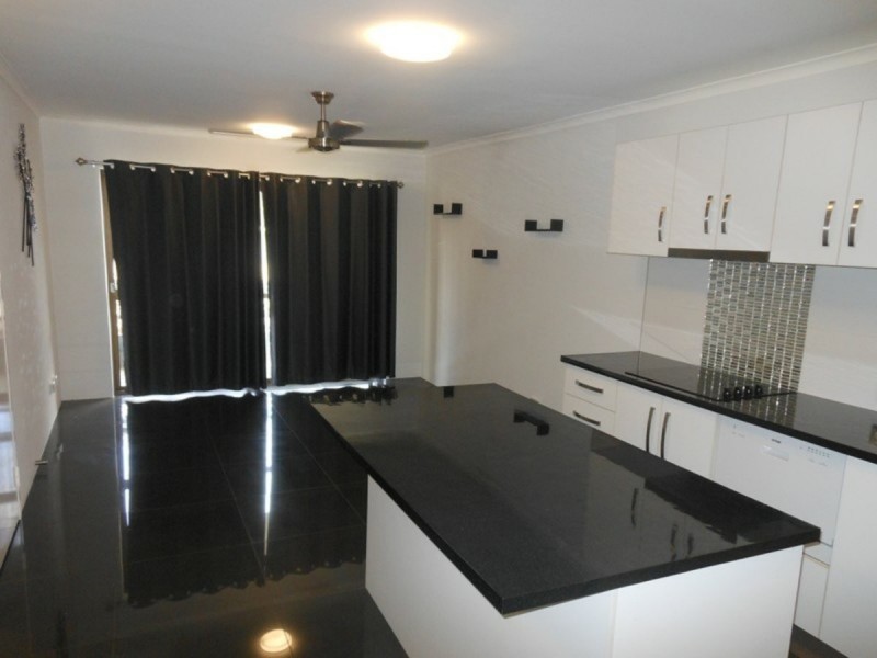 27/439 Severin Street, Manunda QLD 4870