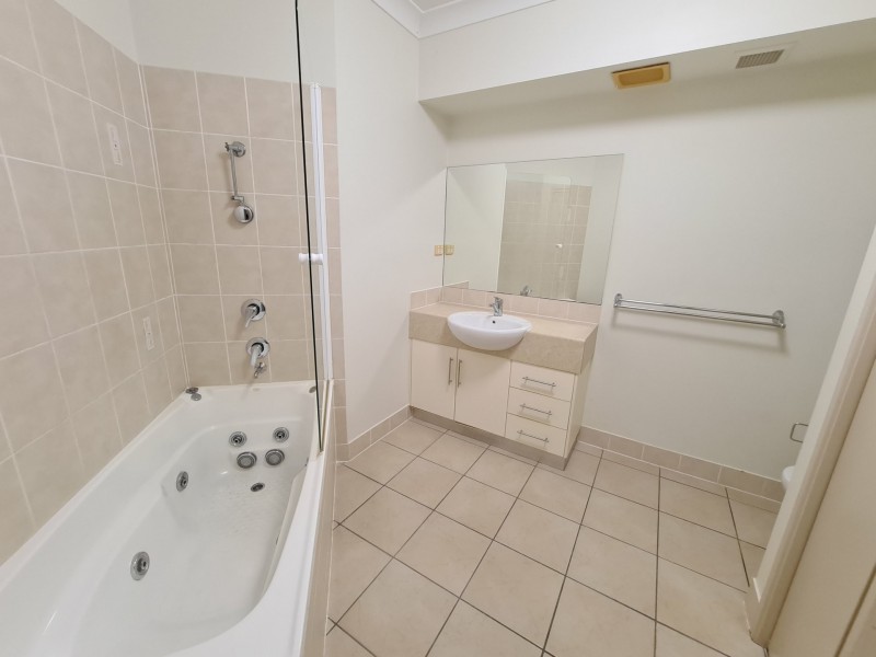 11/72 Digger Street, Cairns North QLD 4870