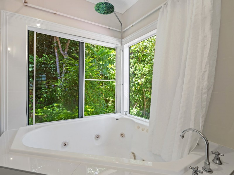 2 Duane Close, Brinsmead QLD 4870