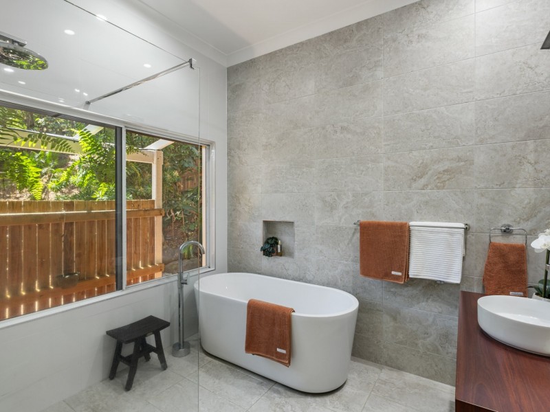 2 Duane Close, Brinsmead QLD 4870