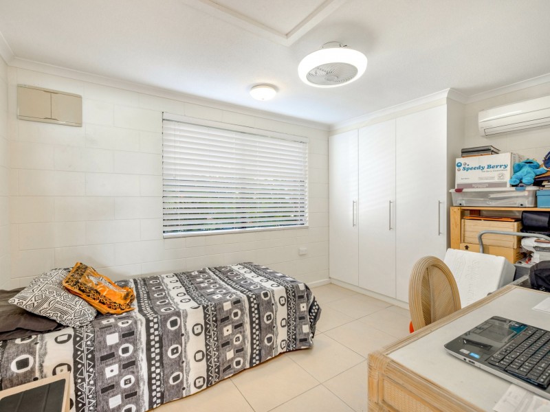 56 Hibiscus Lane, Holloways Beach QLD 4878