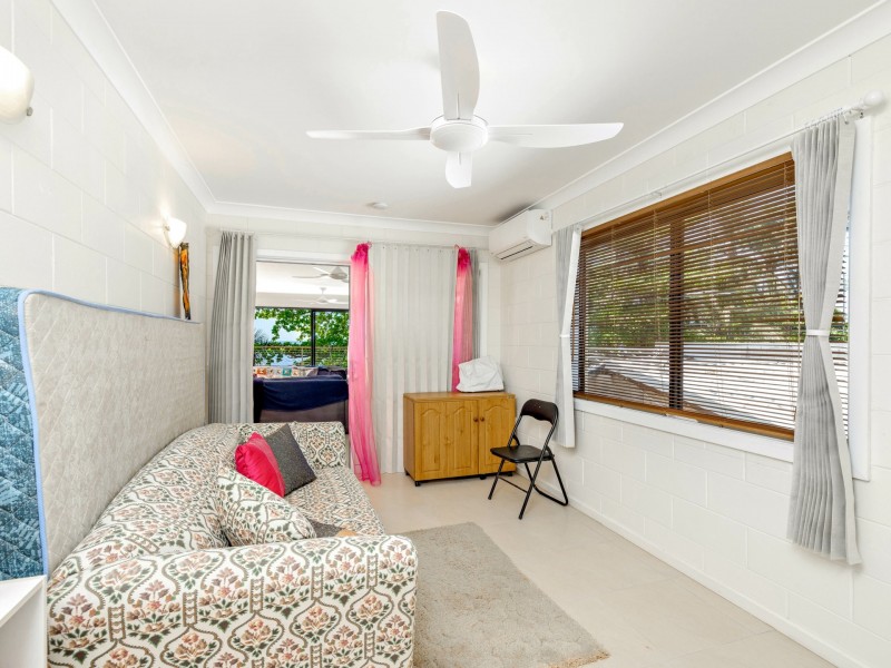56 Hibiscus Lane, Holloways Beach QLD 4878