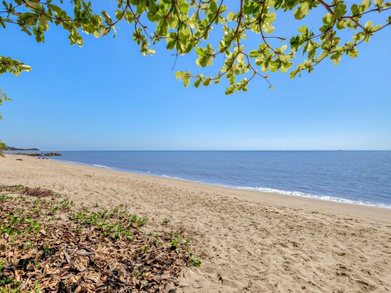 56 Hibiscus Lane, Holloways Beach QLD 4878