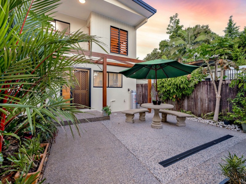 56 Hibiscus Lane, Holloways Beach QLD 4878