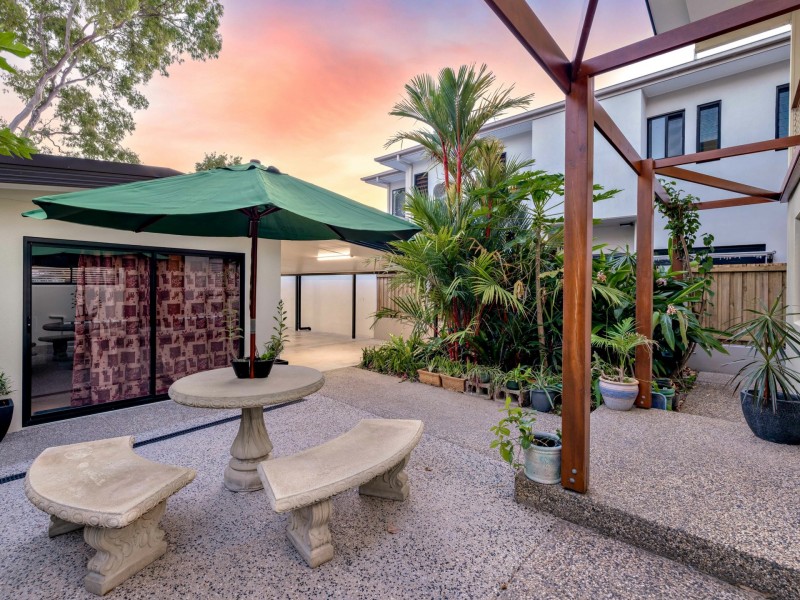 56 Hibiscus Lane, Holloways Beach QLD 4878