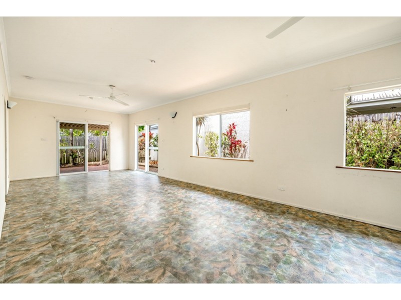 25 Lamb Street, Smithfield QLD 4878