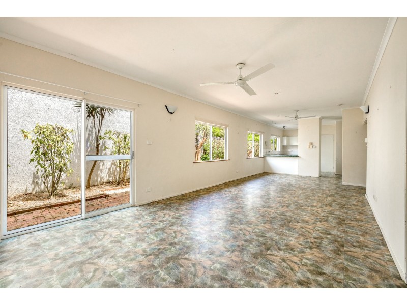 25 Lamb Street, Smithfield QLD 4878