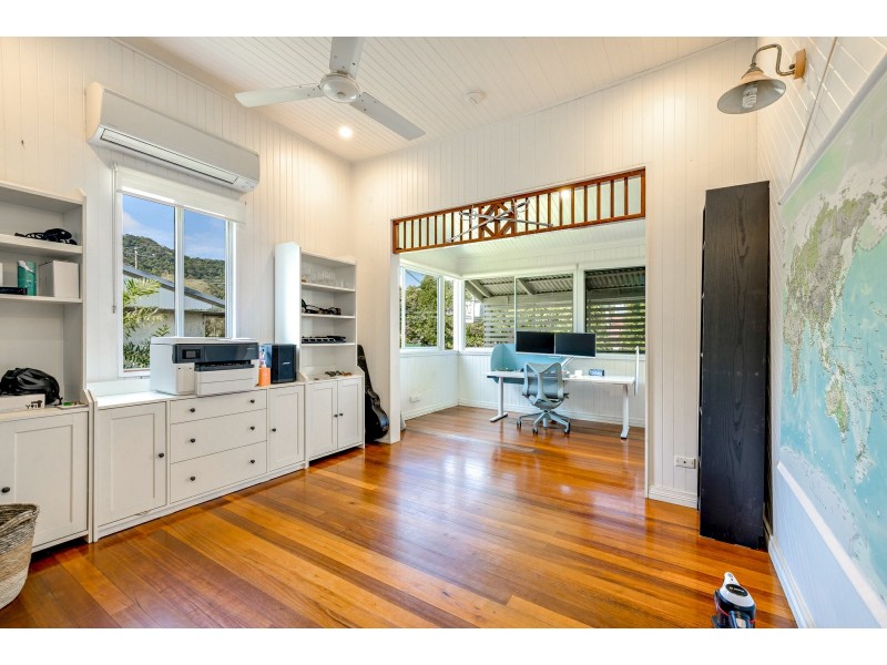 155 Jensen Street, Whitfield QLD 4870