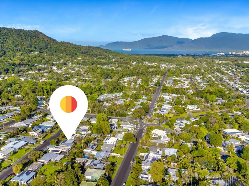 11 Hillview Crescent, Whitfield QLD 4870