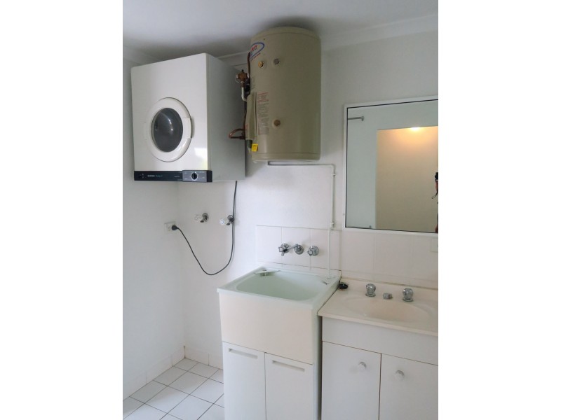 4/150 Pease Street, Manoora QLD 4870