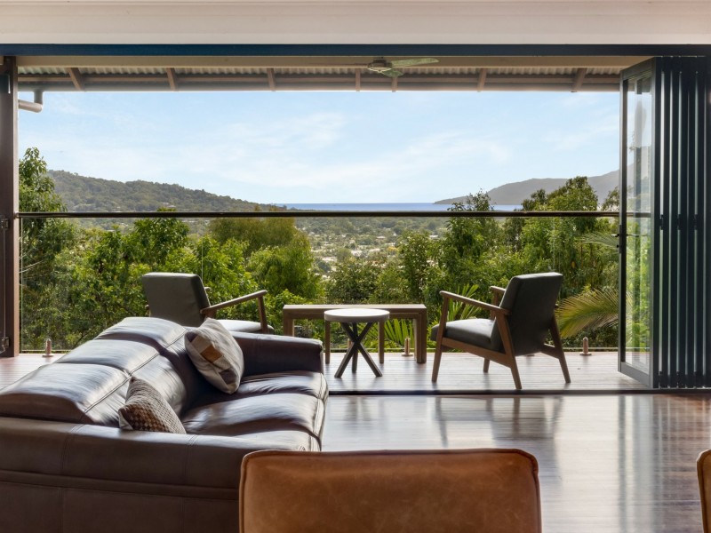 2D Trundle Terrace, Whitfield QLD 4870