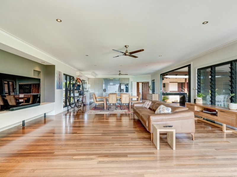 2D Trundle Terrace, Whitfield QLD 4870