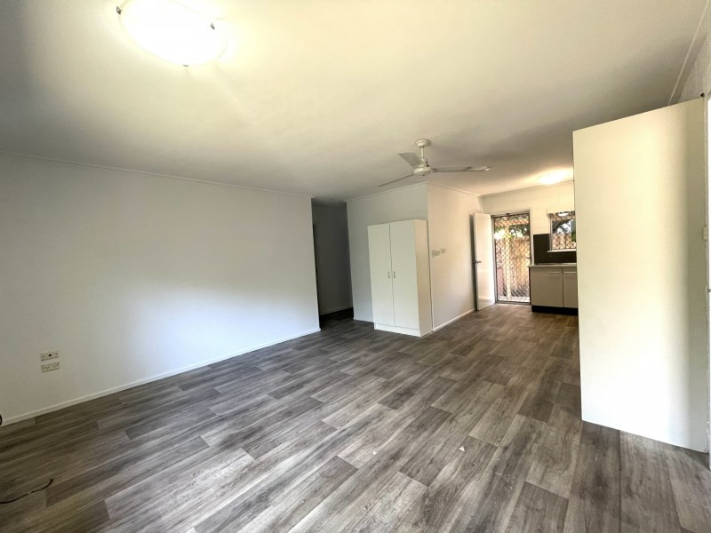 2/98 Reservoir Road, Manoora QLD 4870