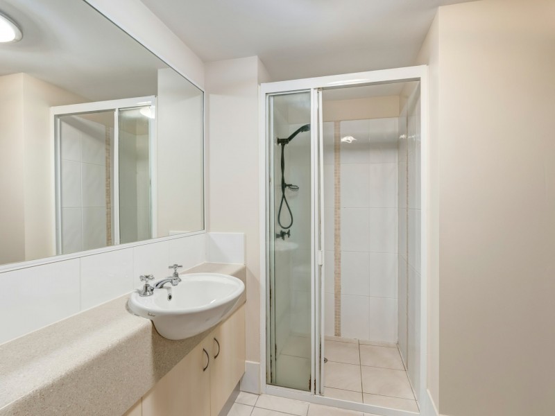 2/423-427 Draper Street, Parramatta Park QLD 4870