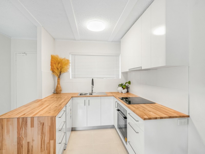 6/215 McLeod Street, Cairns North QLD 4870