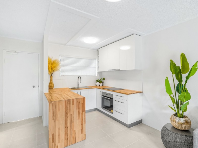 6/215 McLeod Street, Cairns North QLD 4870