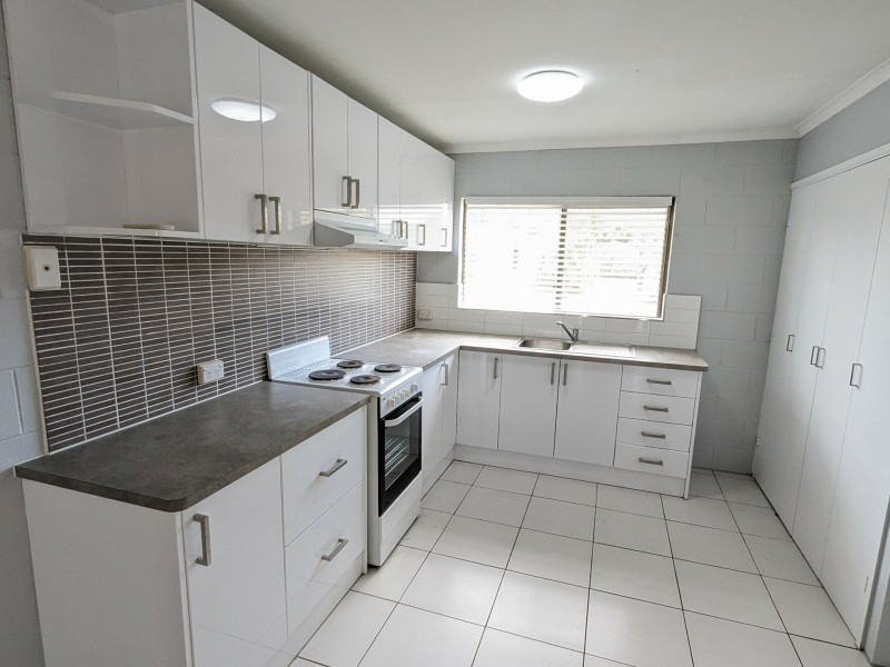 8/22 Jensen Street, Manoora QLD 4870