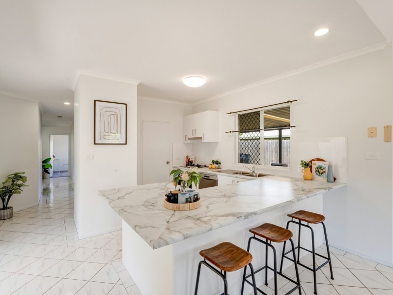 2 Jarrad Close, Mooroobool QLD 4870