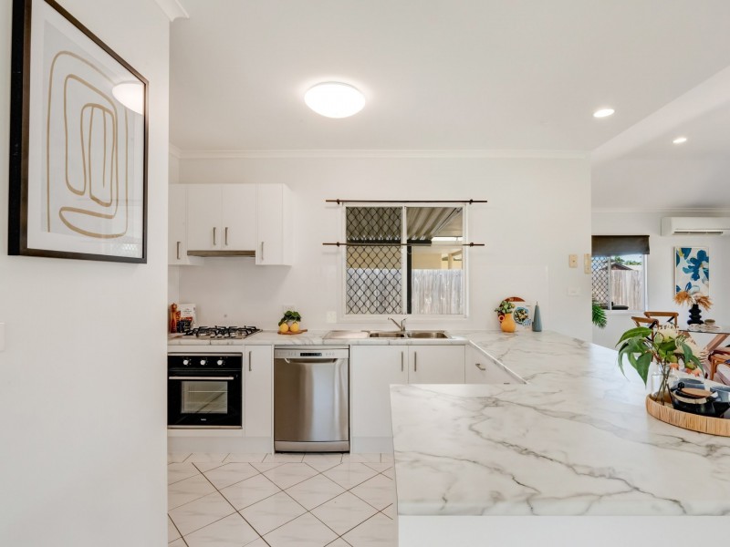 2 Jarrad Close, Mooroobool QLD 4870