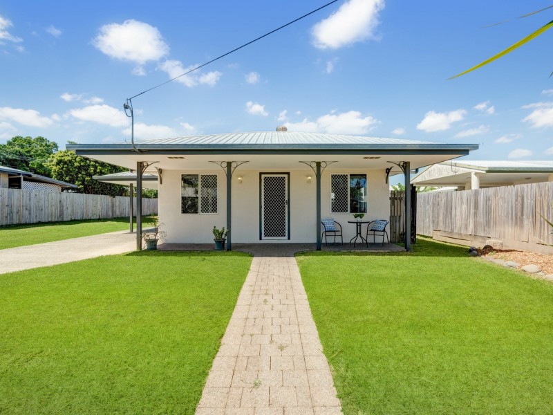 2 Jarrad Close, Mooroobool QLD 4870