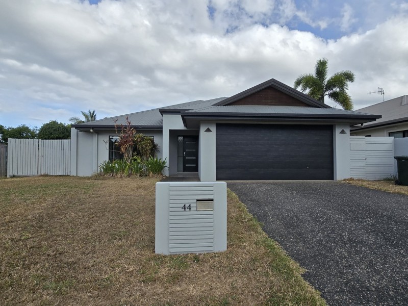 44 Norfolk Cct, Redlynch QLD 4870