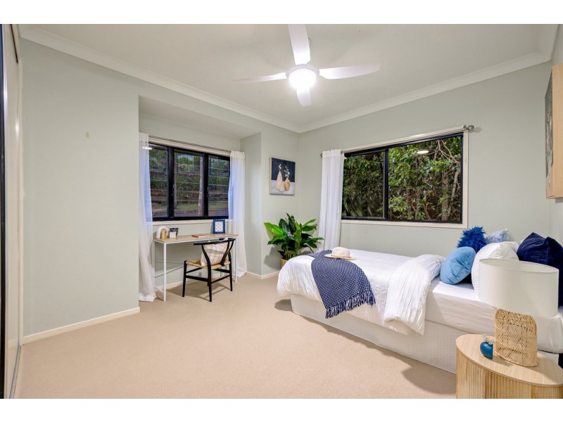 4 Planchonella Close, Edge Hill QLD 4870