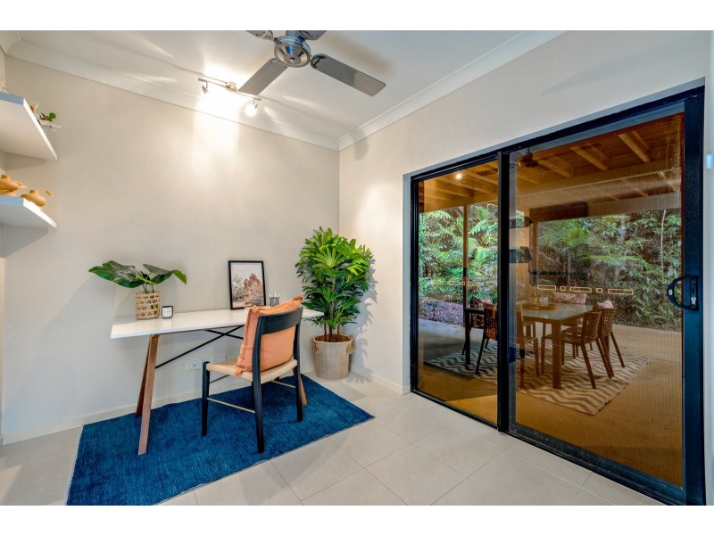 4 Planchonella Close, Edge Hill QLD 4870