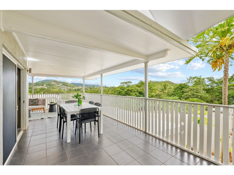 6 Harrison Close, Kanimbla QLD 4870