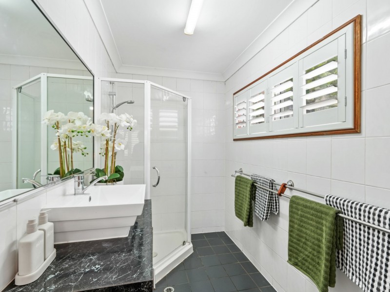 6 Harrison Close, Kanimbla QLD 4870