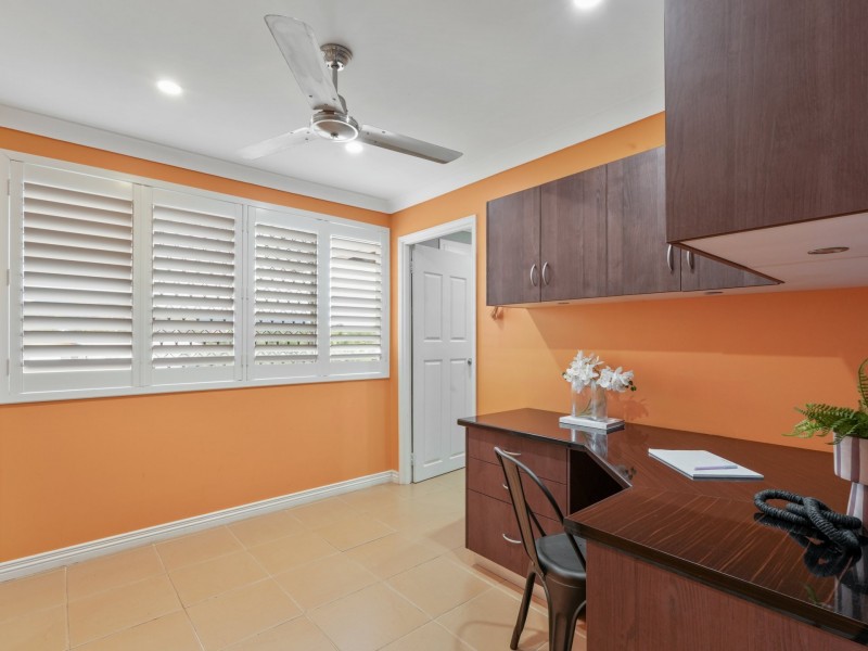 6 Harrison Close, Kanimbla QLD 4870