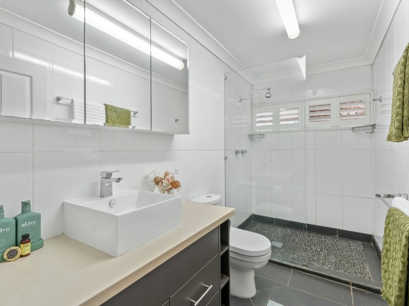 6 Harrison Close, Kanimbla QLD 4870