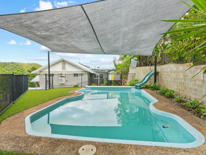 6 Harrison Close, Kanimbla QLD 4870