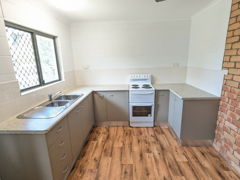 2/53 Hayward Street, Mooroobool QLD 4870