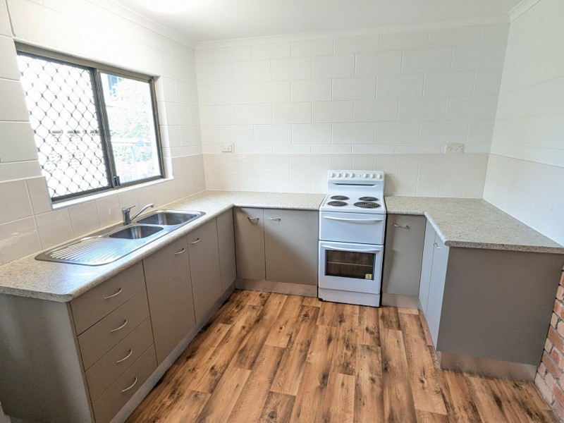 2/53 Hayward Street, Mooroobool QLD 4870