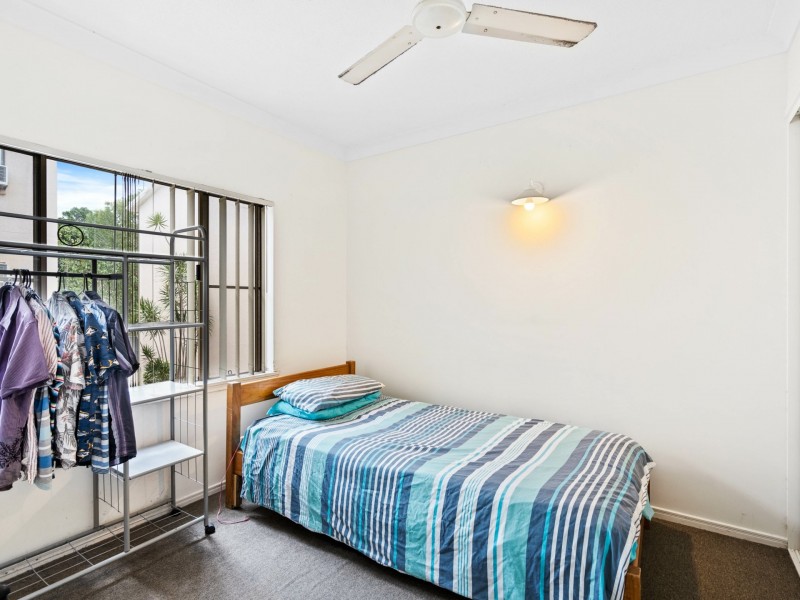 2/2 Chester Court, Manunda QLD 4870