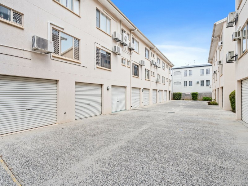 2/2 Chester Court, Manunda QLD 4870