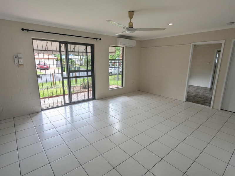 2/113 Jensen Street, Whitfield QLD 4870