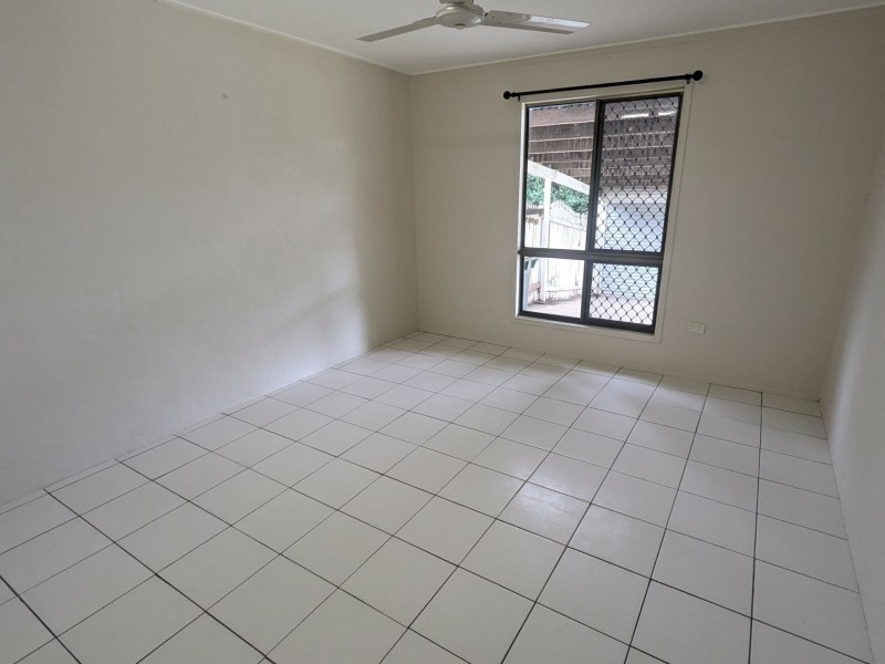 2/113 Jensen Street, Whitfield QLD 4870