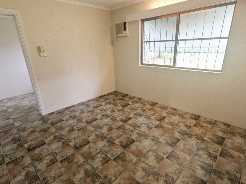 2/113 Jensen Street, Whitfield QLD 4870