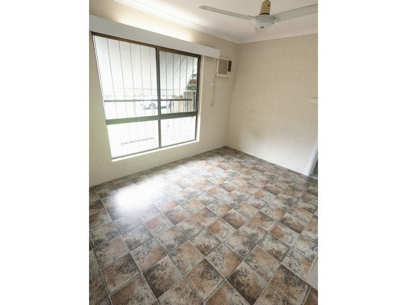 2/113 Jensen Street, Whitfield QLD 4870