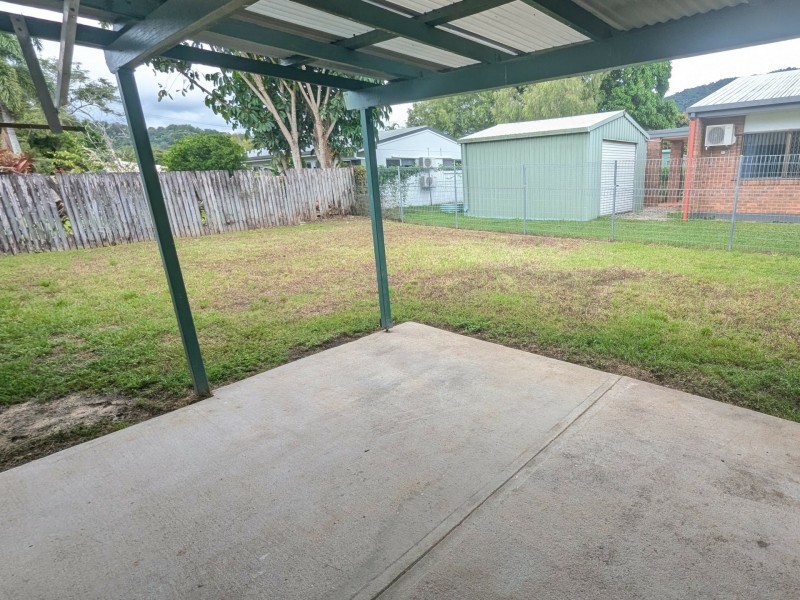 2/113 Jensen Street, Whitfield QLD 4870