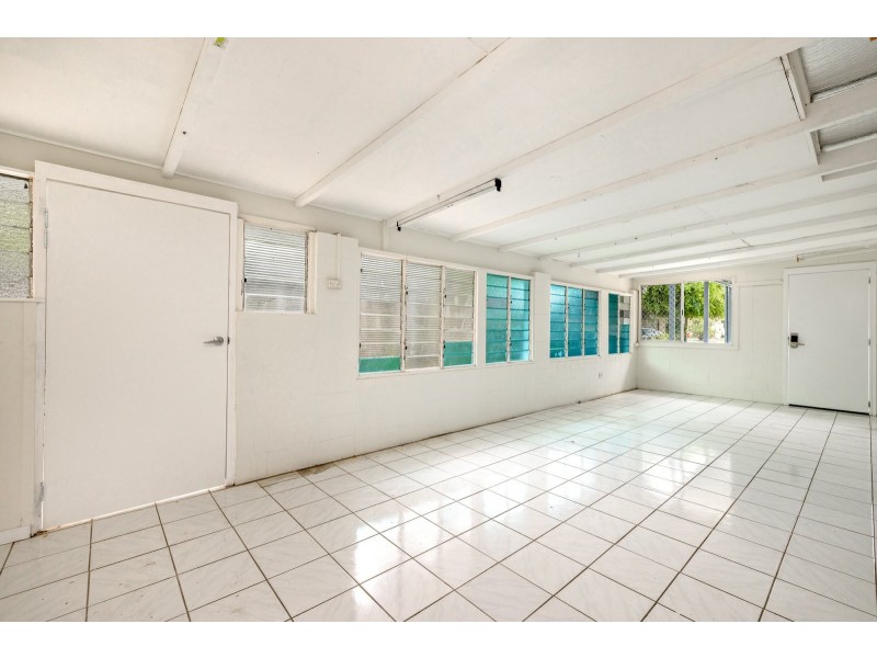 18 Moonah Street, Holloways Beach QLD 4878