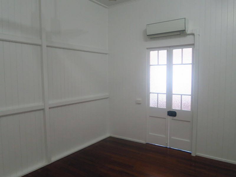 320 Pease Street, Edge Hill QLD 4870