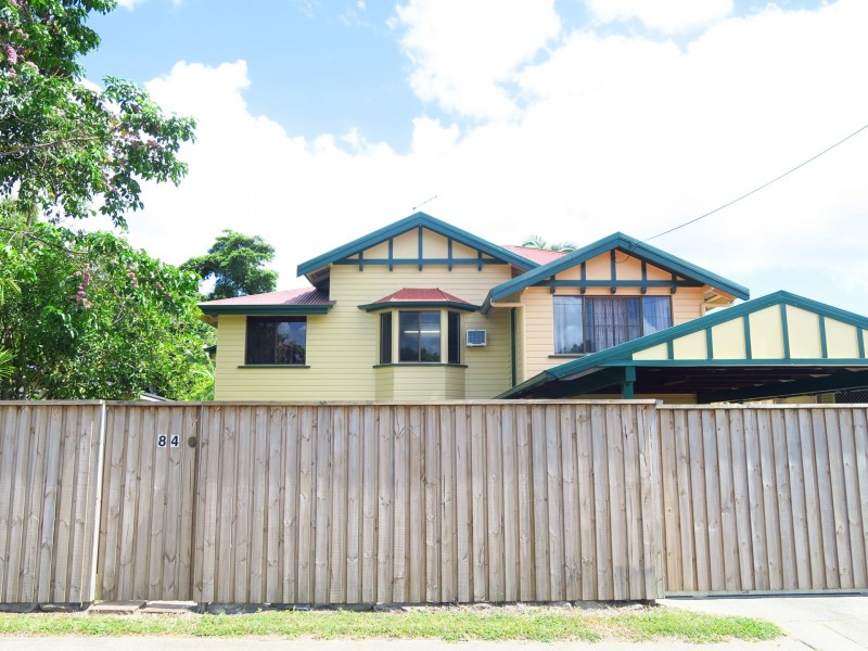 84 Reservoir Road, Manoora QLD 4870
