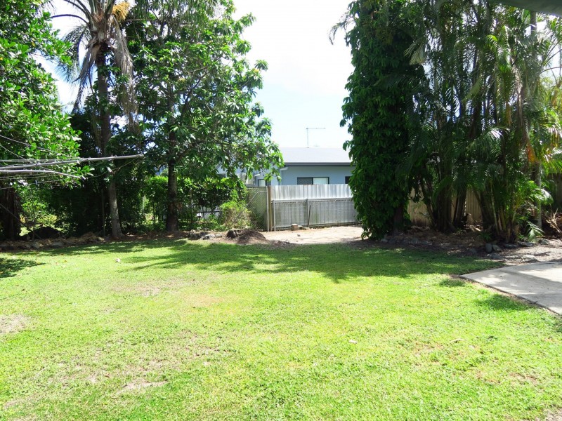 84 Reservoir Road, Manoora QLD 4870
