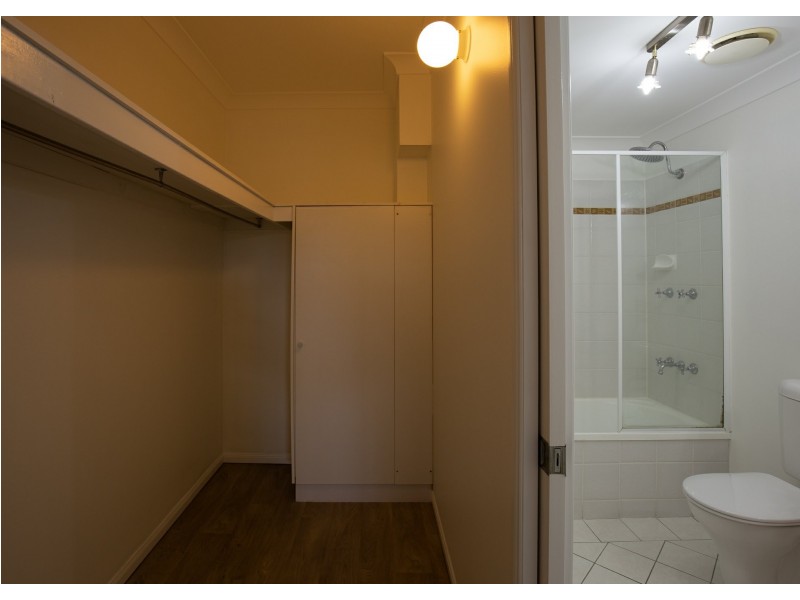 20/293 The Esplanade, Cairns North QLD 4870