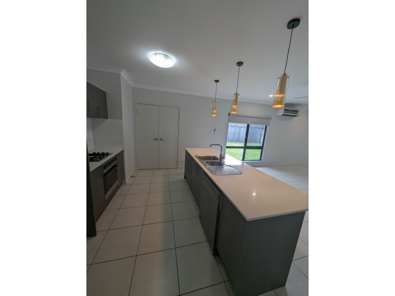 10 Quarterdeck Street, Trinity Beach QLD 4879